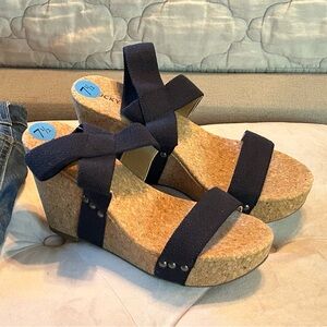 Lucky 🍀 Brand Cork Wedge Sandals